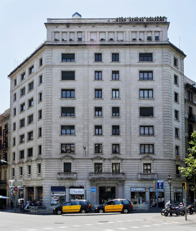 Fisa Rentals Gran Via Apartments Barcelona Bagian luar foto