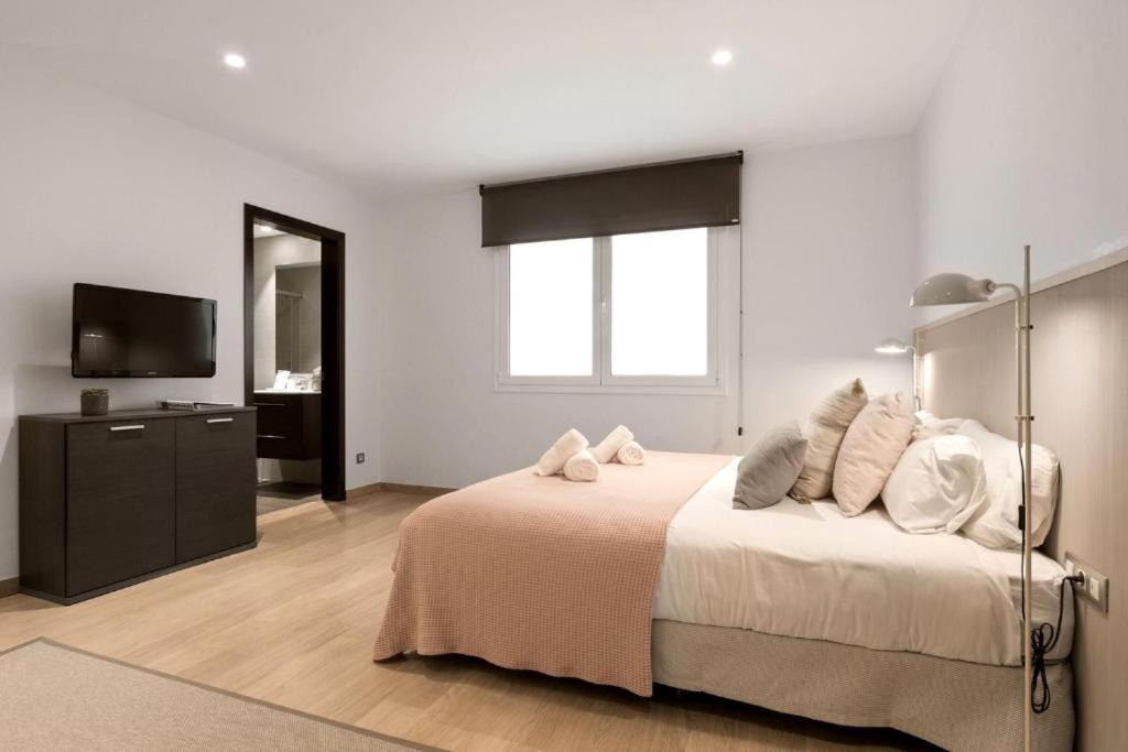 Fisa Rentals Gran Via Apartments Barcelona Bagian luar foto