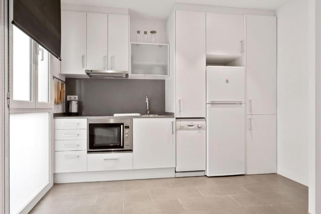 Fisa Rentals Gran Via Apartments Barcelona Bagian luar foto