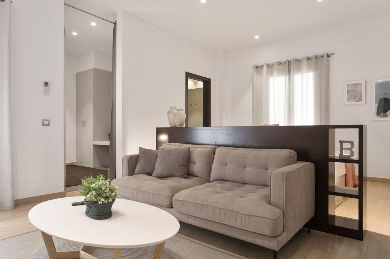 Fisa Rentals Gran Via Apartments Barcelona Bagian luar foto
