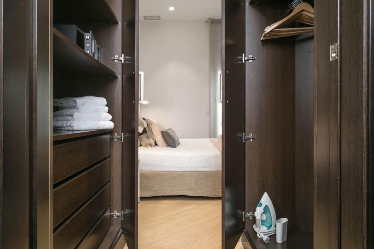 Fisa Rentals Gran Via Apartments Barcelona Bagian luar foto