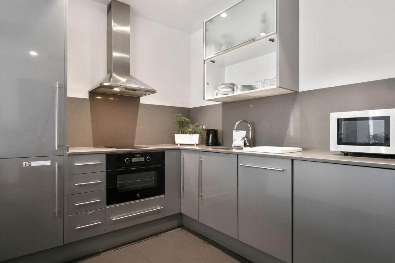 Fisa Rentals Gran Via Apartments Barcelona Bagian luar foto